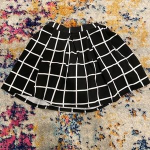 Boohoo Black & White Mini Skirt